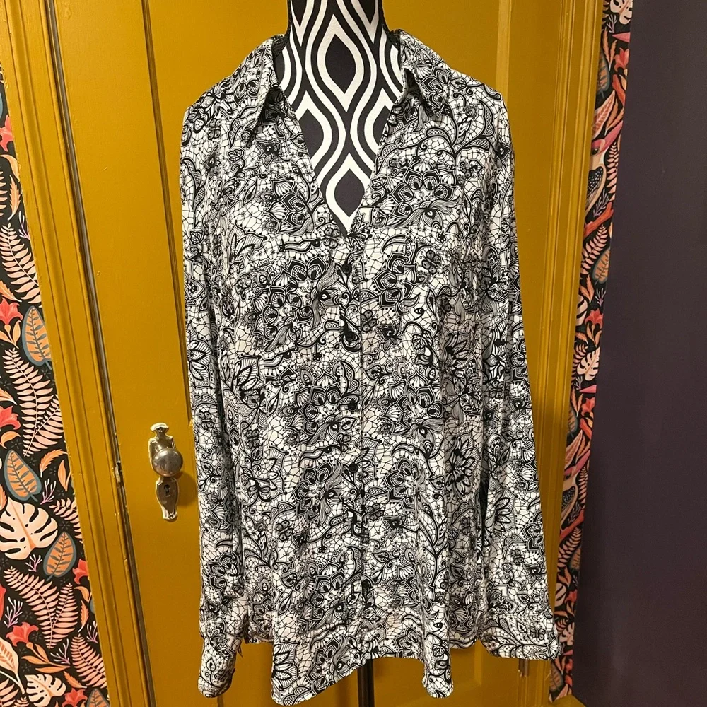 Express Portofino Shirt Black and White Paisley Size L - Picture 1 of 7